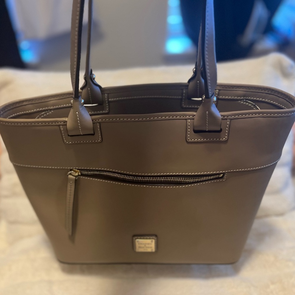 Dooney & Bourke Quincey Beacon Tote